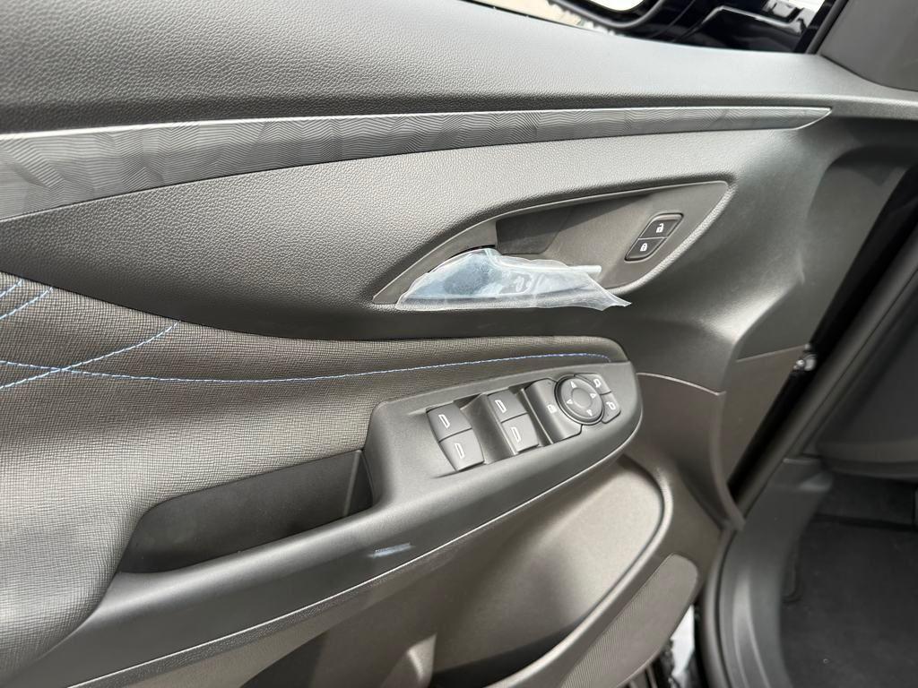 new 2025 Buick Envista car, priced at $27,412