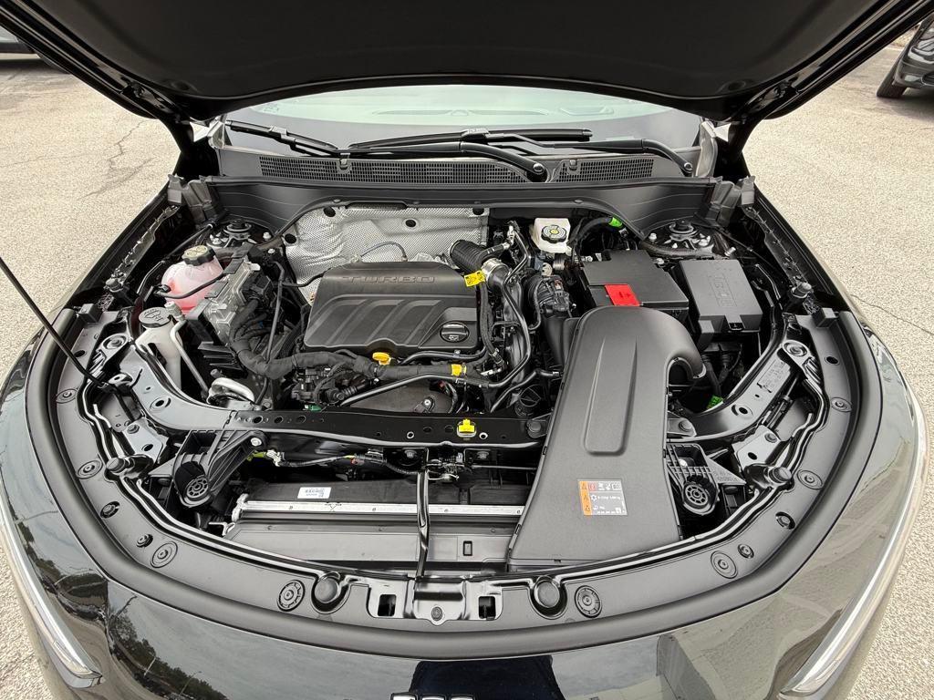 new 2025 Buick Envista car, priced at $27,412