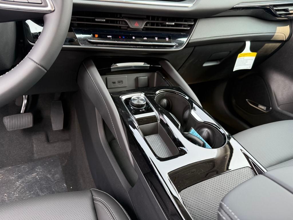 new 2025 Buick Envision car, priced at $38,390
