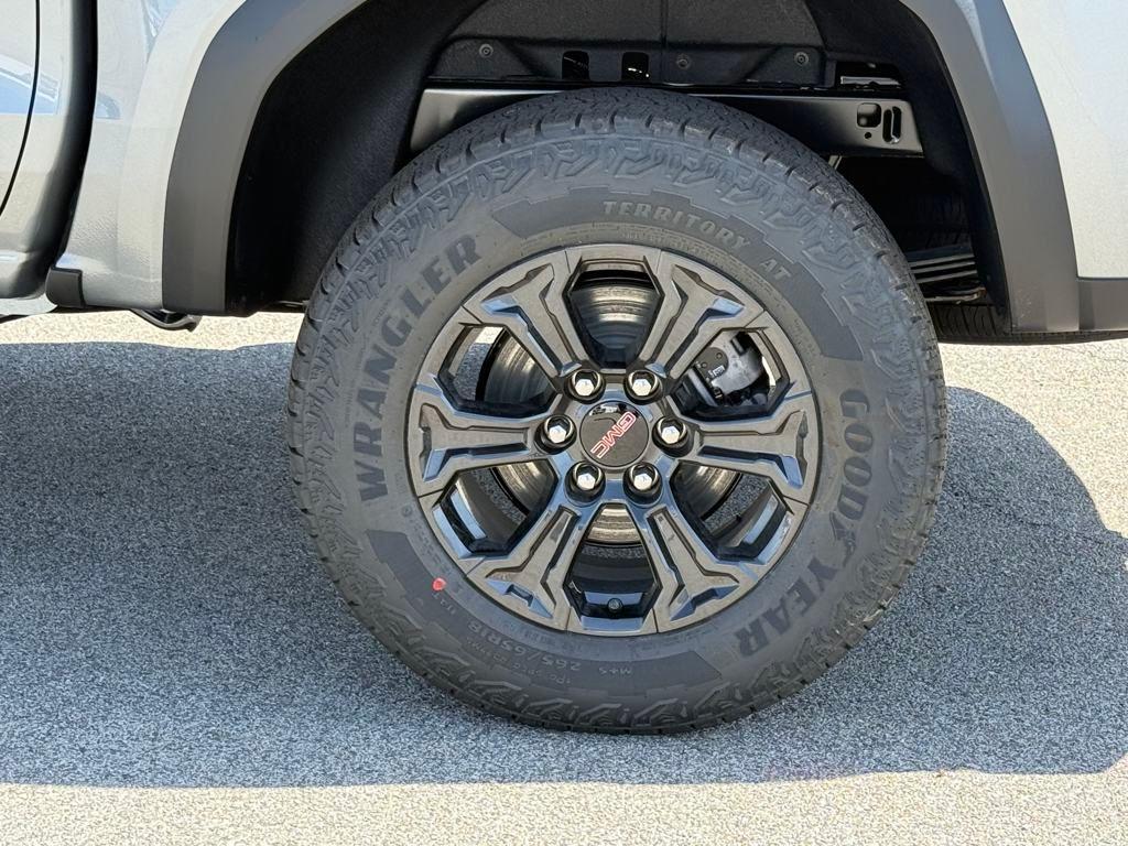 new 2025 GMC Canyon car, priced at $45,657
