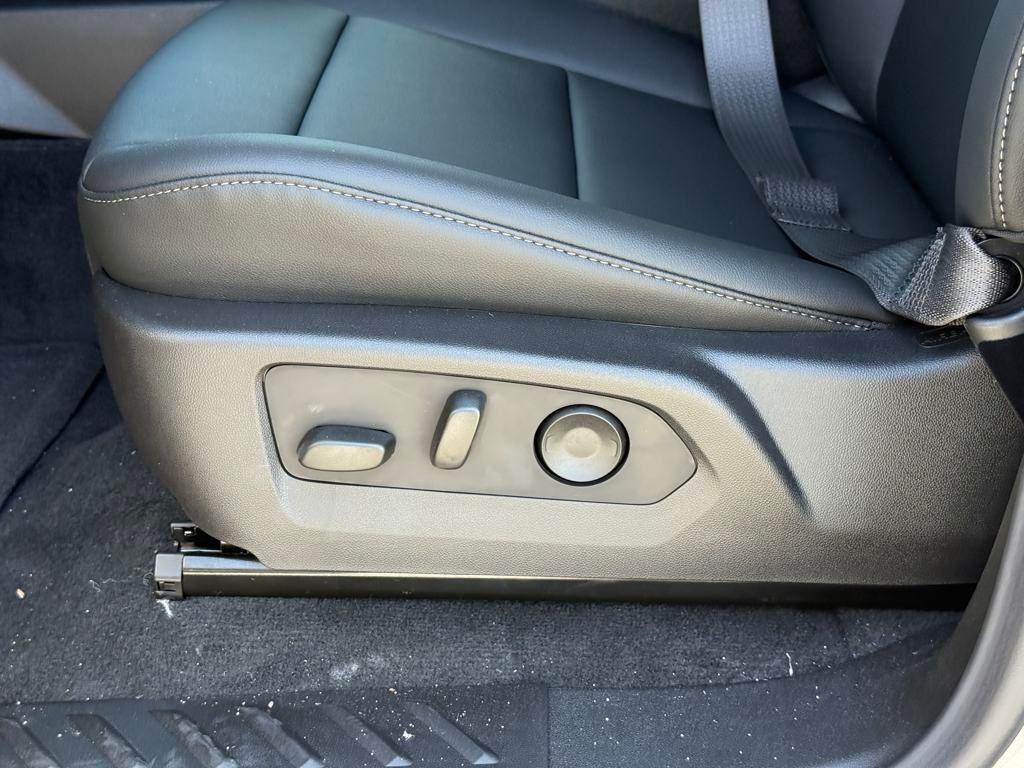 new 2025 GMC Canyon car, priced at $45,657