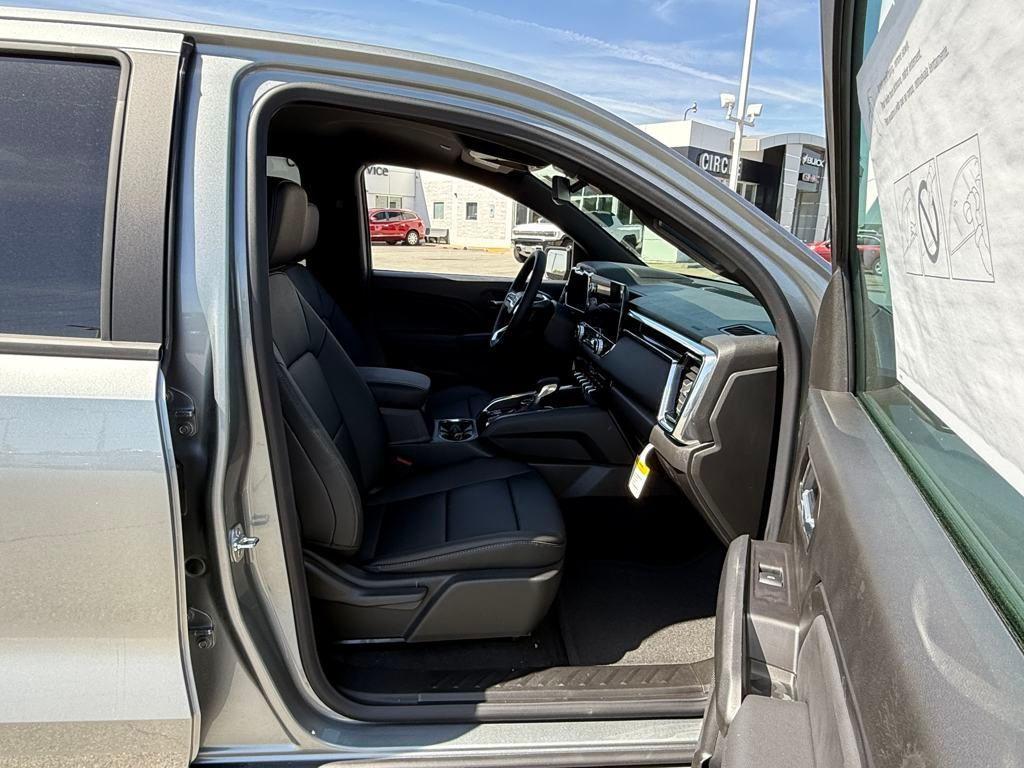 new 2025 GMC Canyon car, priced at $45,657