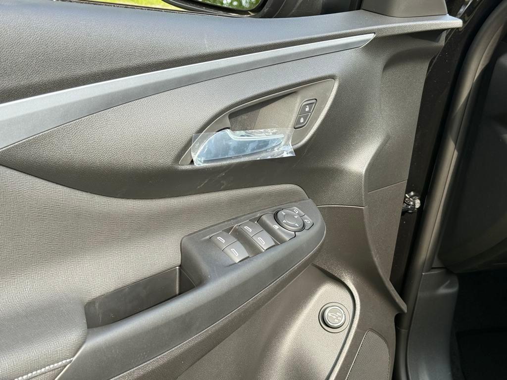 new 2025 Buick Envista car, priced at $26,326