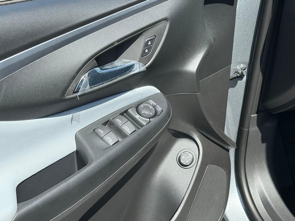 new 2025 Buick Envista car, priced at $26,084