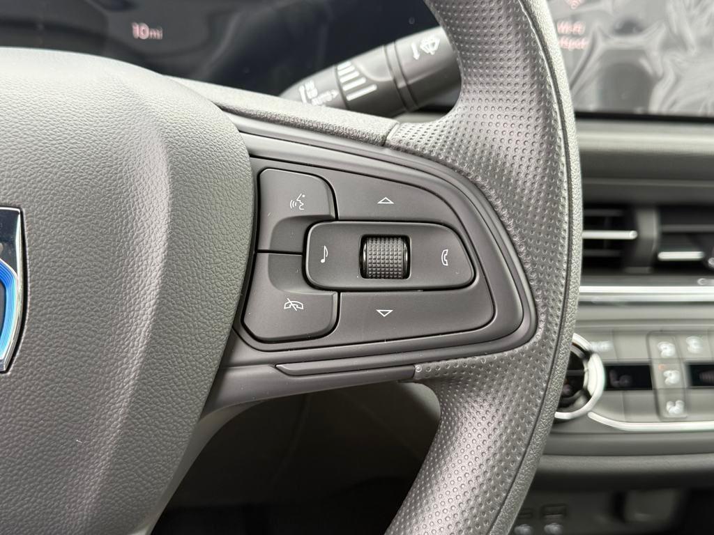 new 2025 Buick Envista car, priced at $25,940
