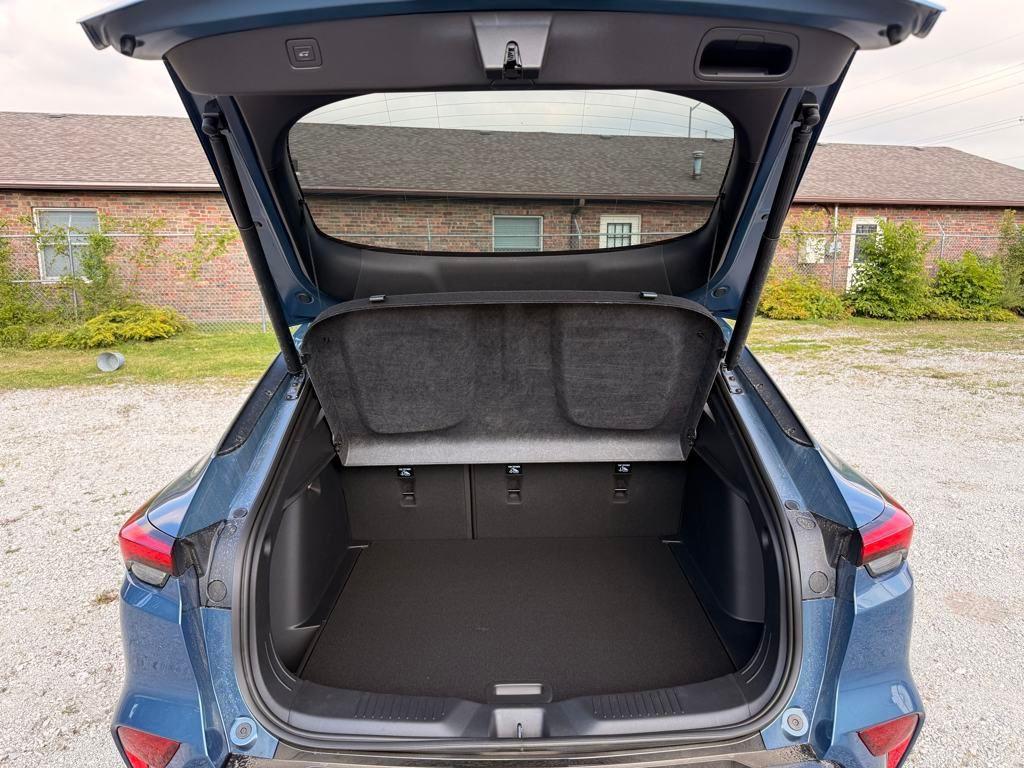 new 2025 Buick Envista car, priced at $28,444