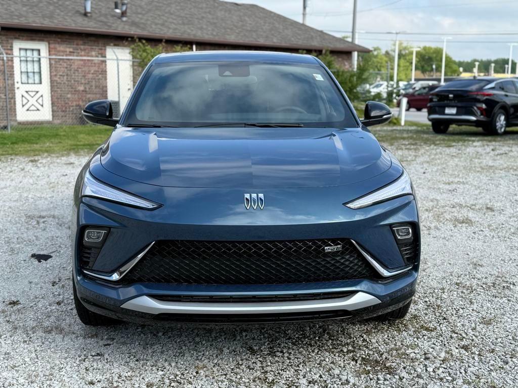 new 2025 Buick Envista car, priced at $28,444