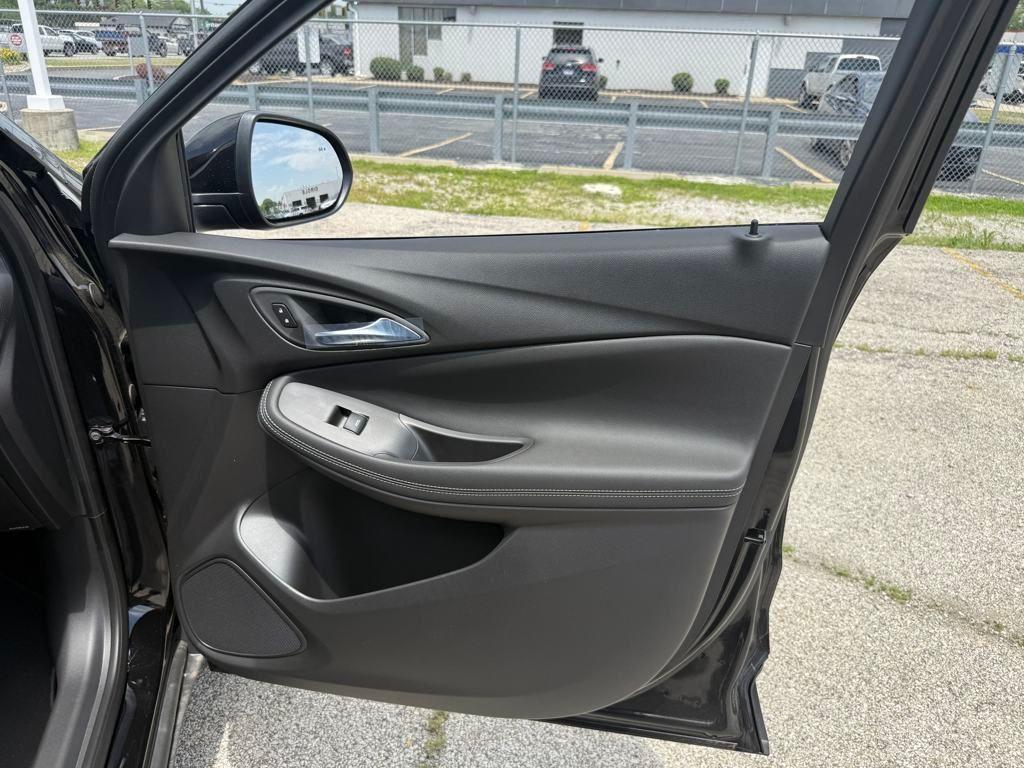 new 2025 Buick Encore GX car, priced at $28,325
