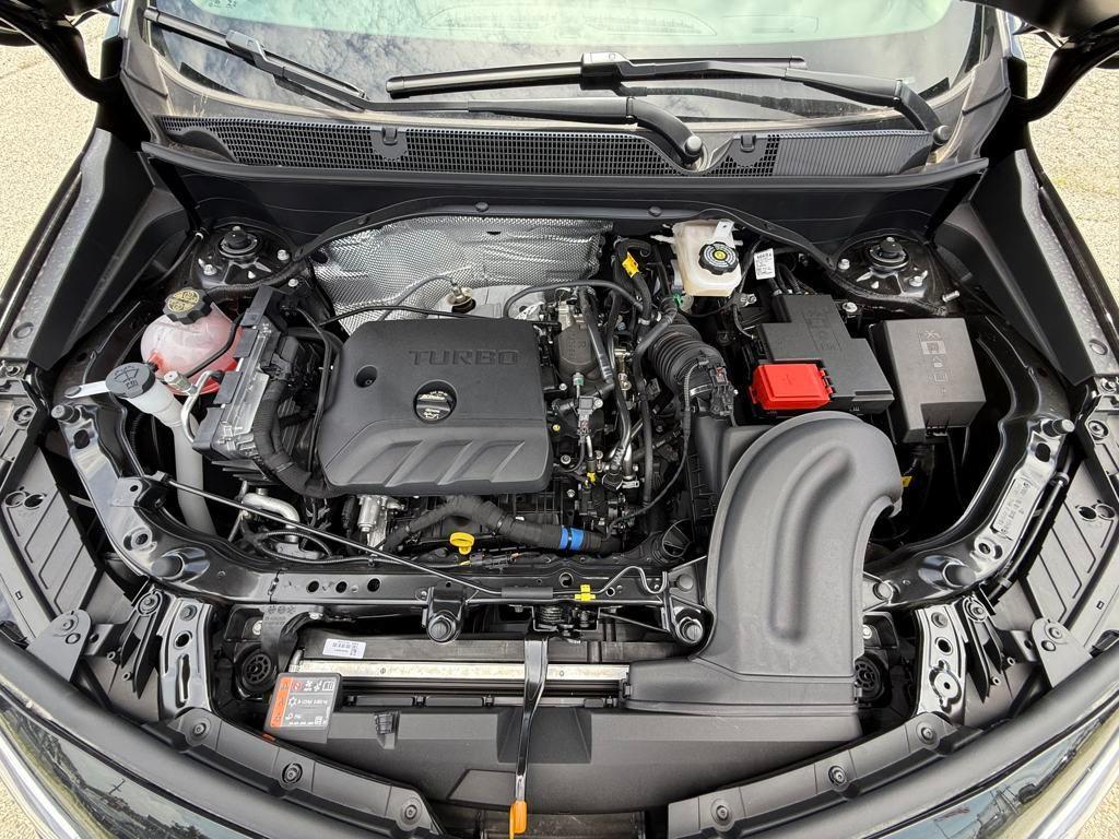 new 2025 Buick Encore GX car, priced at $28,325