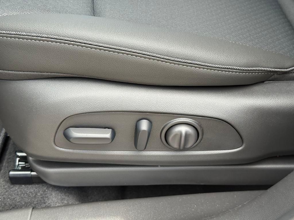 new 2025 Buick Encore GX car, priced at $28,325