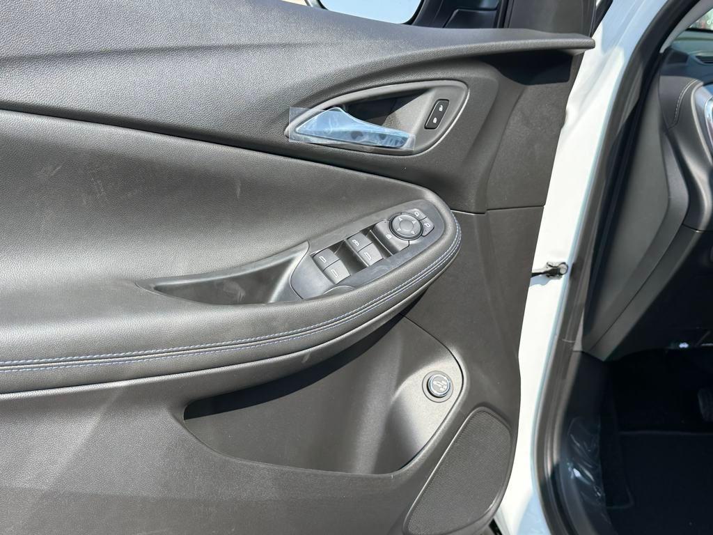 new 2025 Buick Encore GX car, priced at $28,224