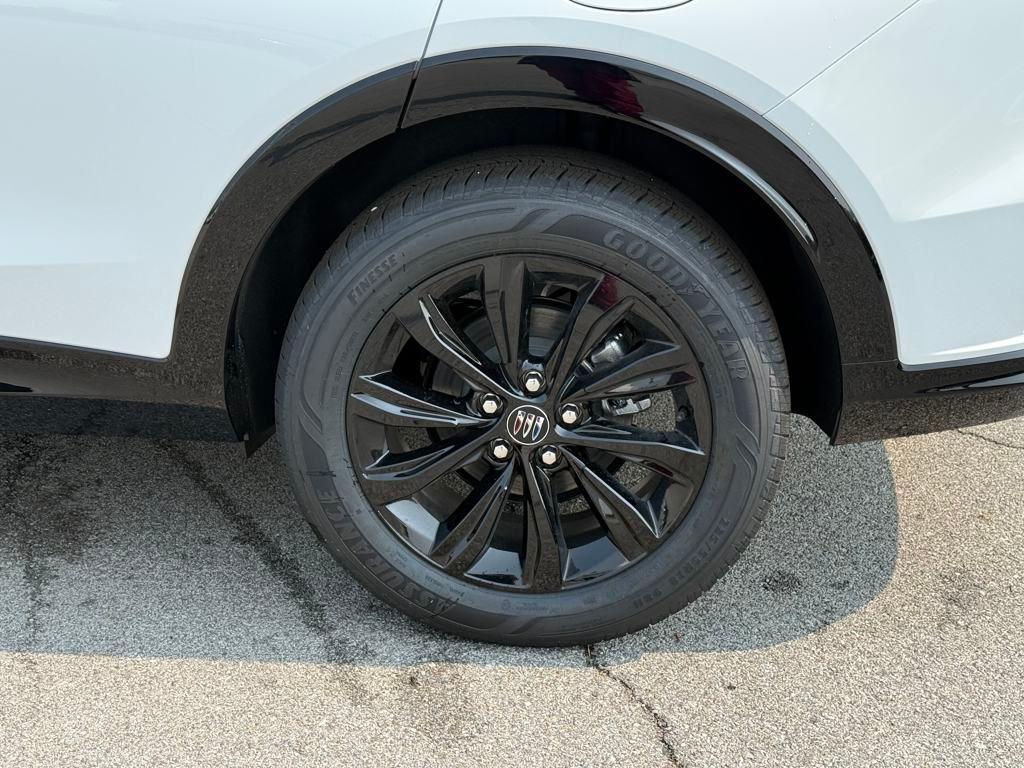 new 2025 Buick Envista car, priced at $27,966