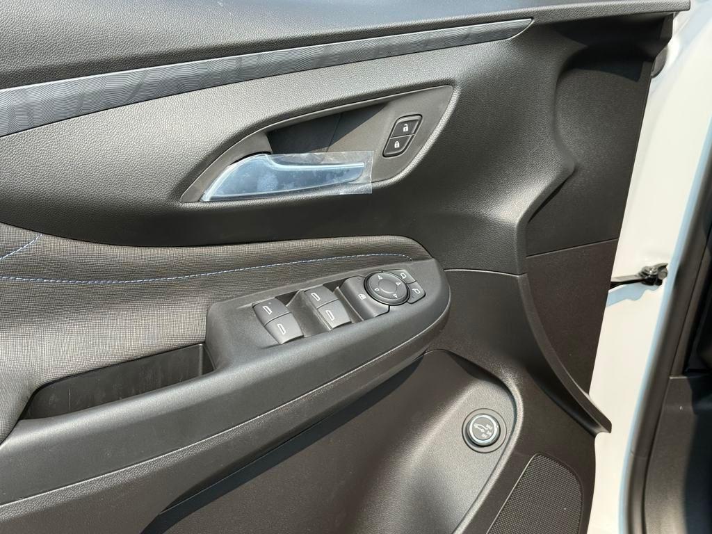 new 2025 Buick Envista car, priced at $27,966