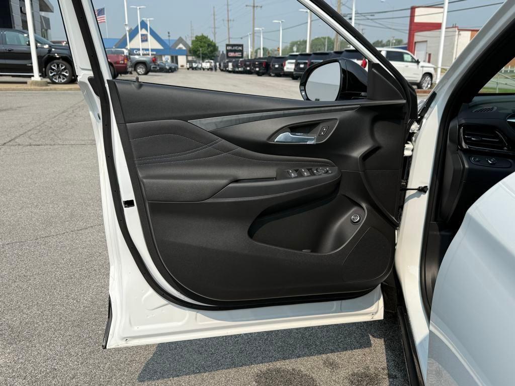 new 2025 Buick Envista car, priced at $27,966