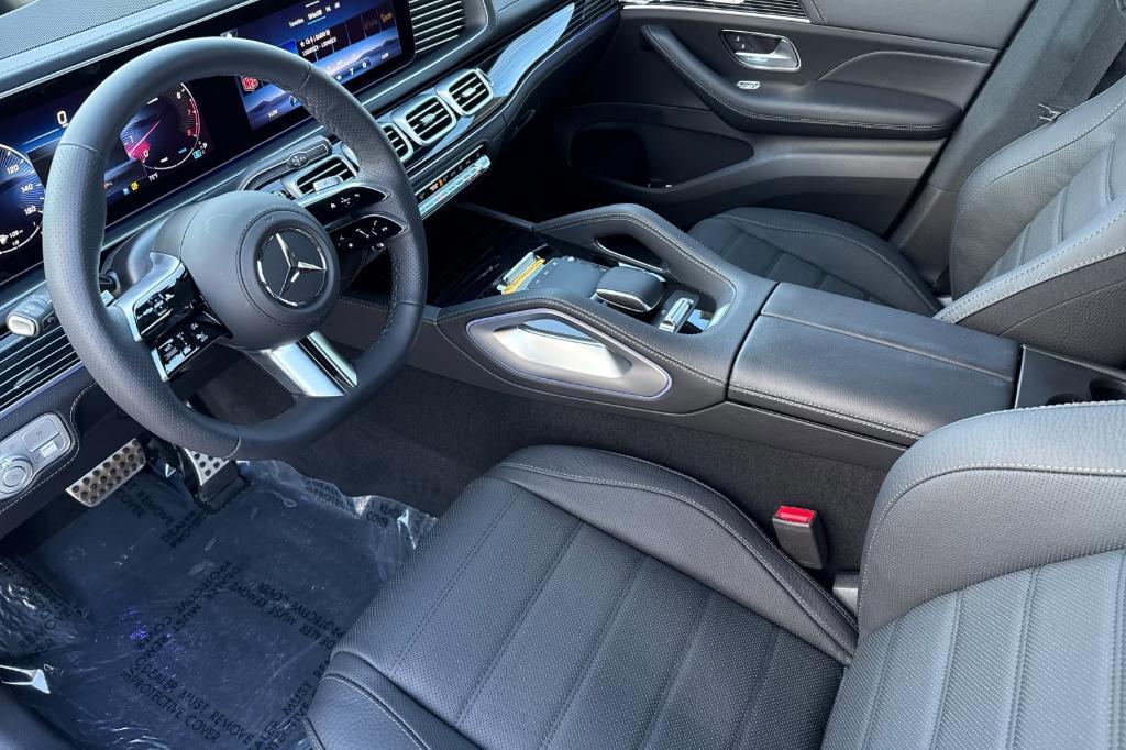 new 2025 Mercedes-Benz GLS 580 car, priced at $124,800