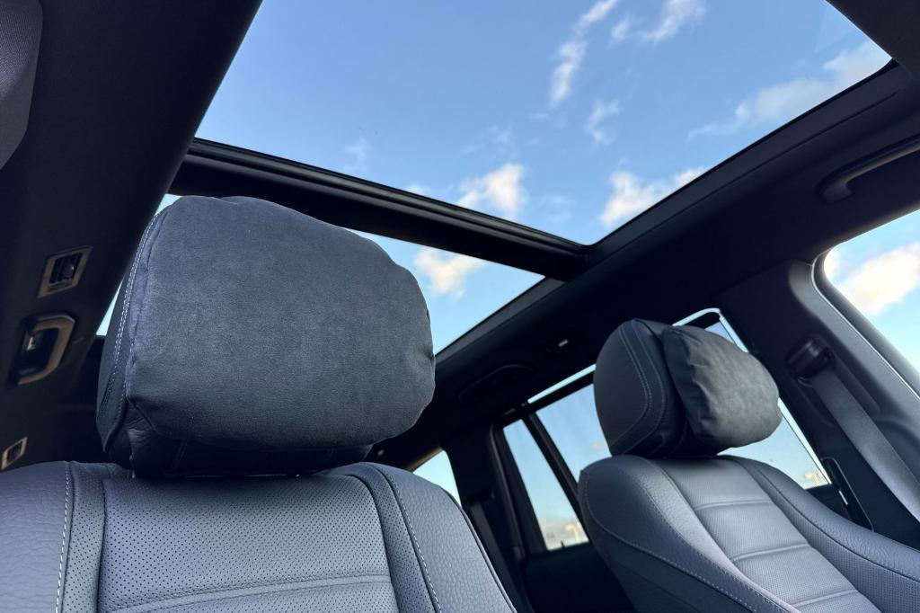 new 2025 Mercedes-Benz GLS 580 car, priced at $124,800