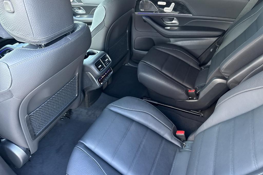 new 2025 Mercedes-Benz GLS 580 car, priced at $124,800