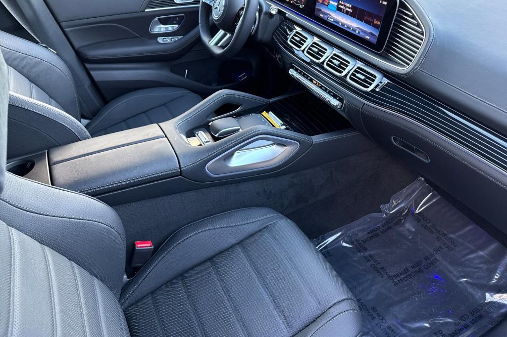 new 2025 Mercedes-Benz GLS 580 car, priced at $124,800