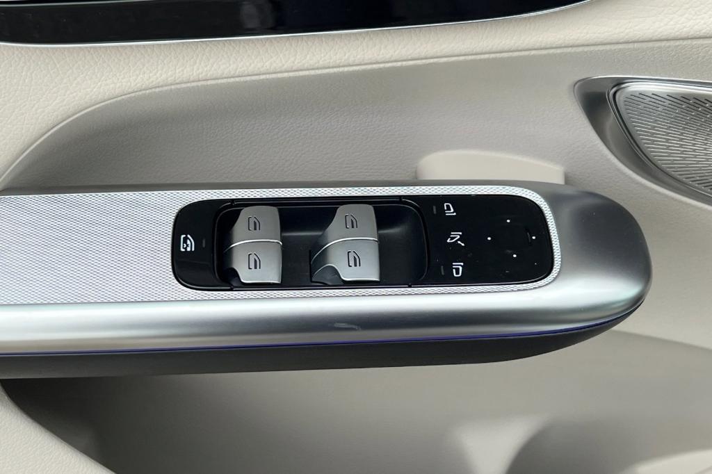 new 2026 Mercedes-Benz GLC 300 car, priced at $55,100