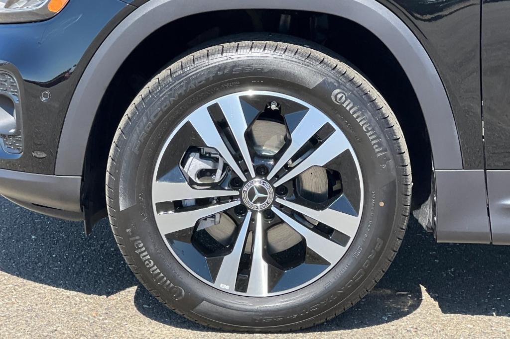new 2025 Mercedes-Benz GLB 250 car, priced at $49,595