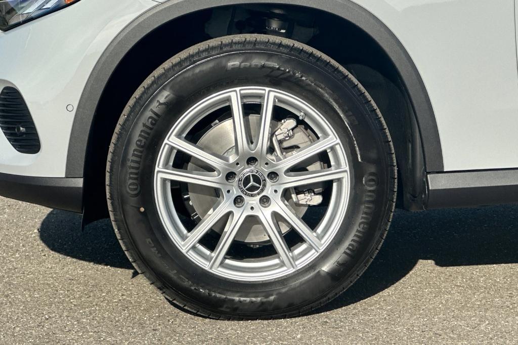 new 2026 Mercedes-Benz GLC 300 car, priced at $58,885