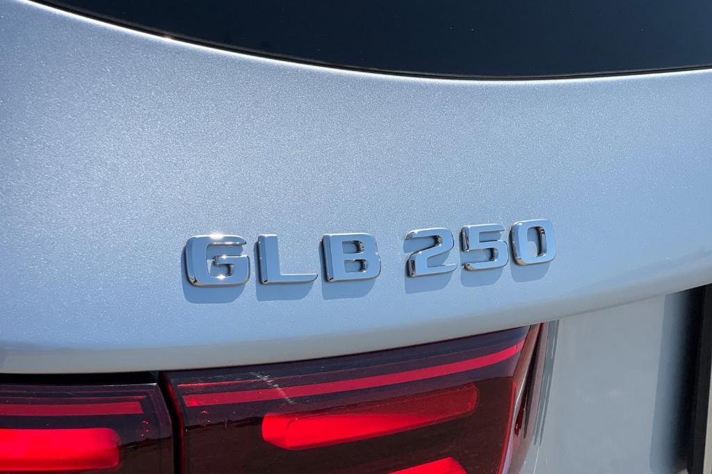 used 2025 Mercedes-Benz GLB 250 car, priced at $38,987