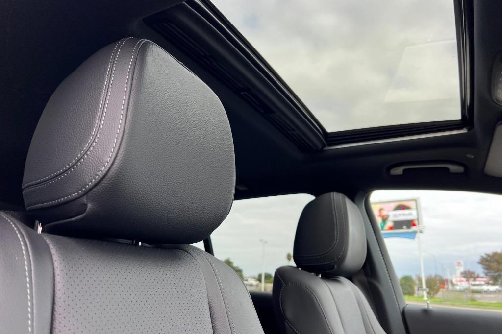 used 2025 Mercedes-Benz GLE 350 car, priced at $59,111