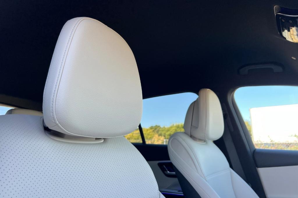 new 2025 Mercedes-Benz GLC 300 car, priced at $53,085