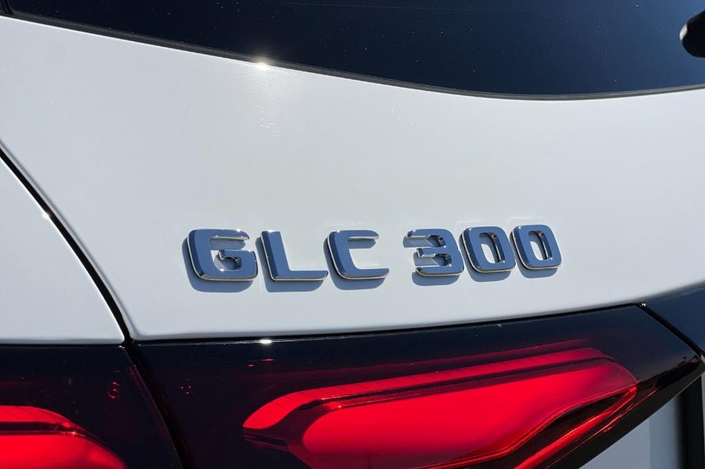 new 2025 Mercedes-Benz GLC 300 car, priced at $53,085