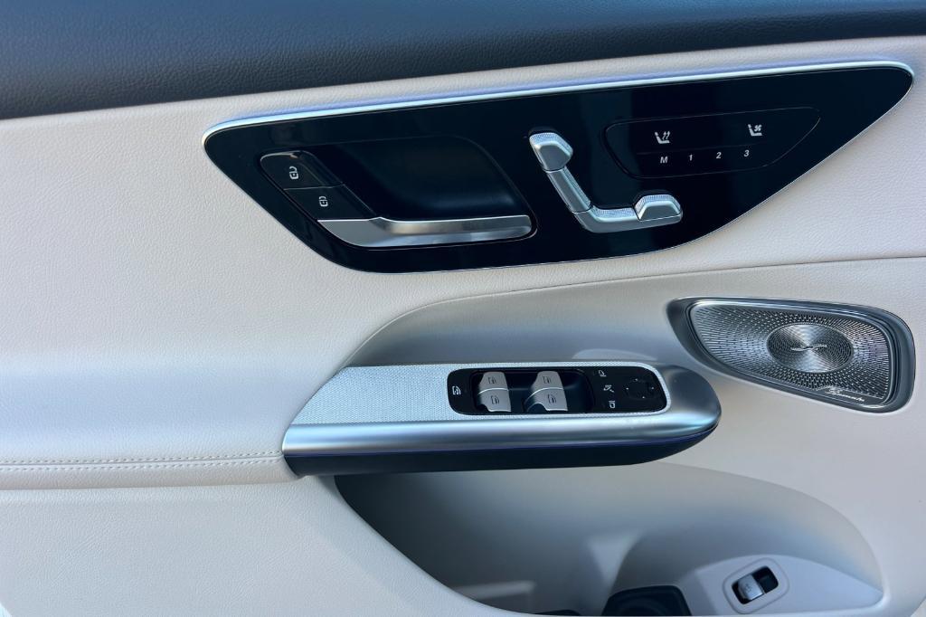 new 2025 Mercedes-Benz GLC 300 car, priced at $53,085
