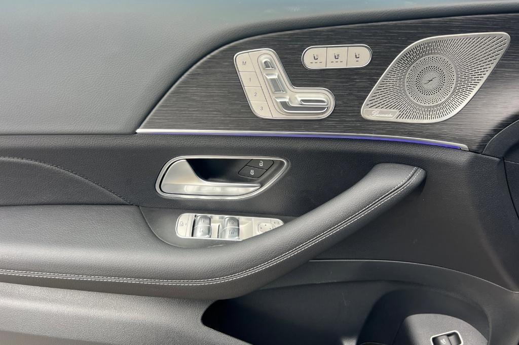 new 2026 Mercedes-Benz GLS 450 car, priced at $98,450