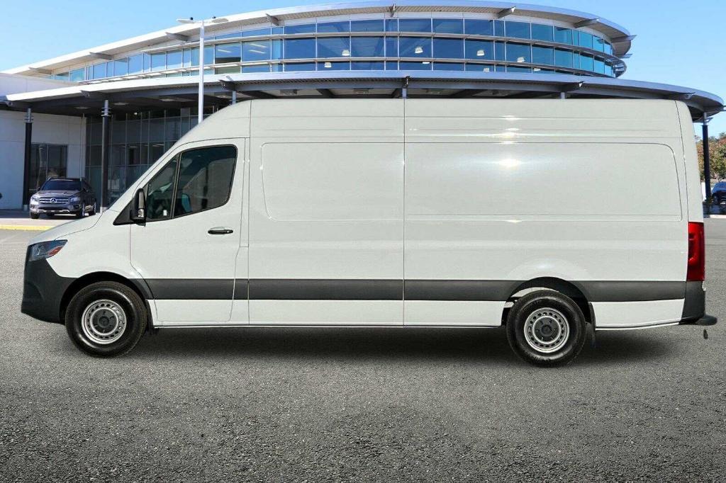 new 2024 Mercedes-Benz Sprinter 2500 car