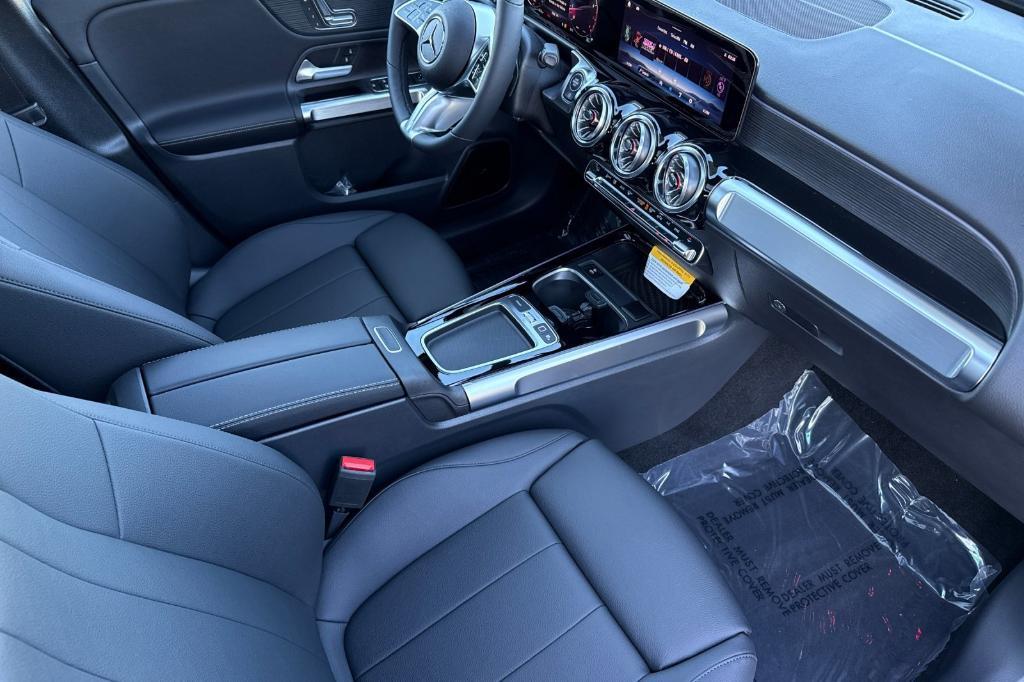 new 2025 Mercedes-Benz GLB 250 car, priced at $52,780