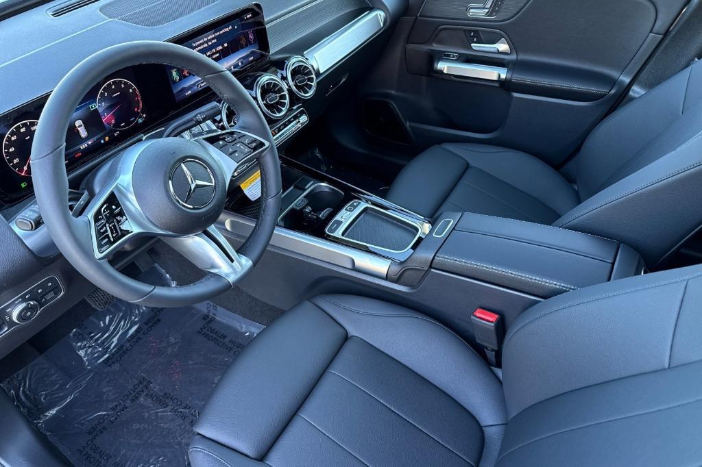 new 2025 Mercedes-Benz GLB 250 car, priced at $52,780