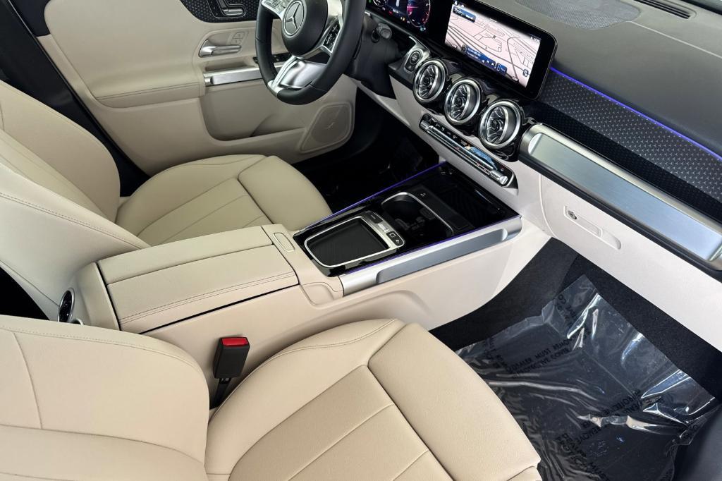 new 2025 Mercedes-Benz GLB 250 car, priced at $51,265