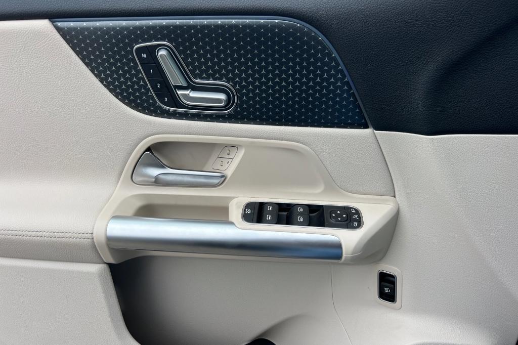 used 2025 Mercedes-Benz GLA 250 car, priced at $33,991