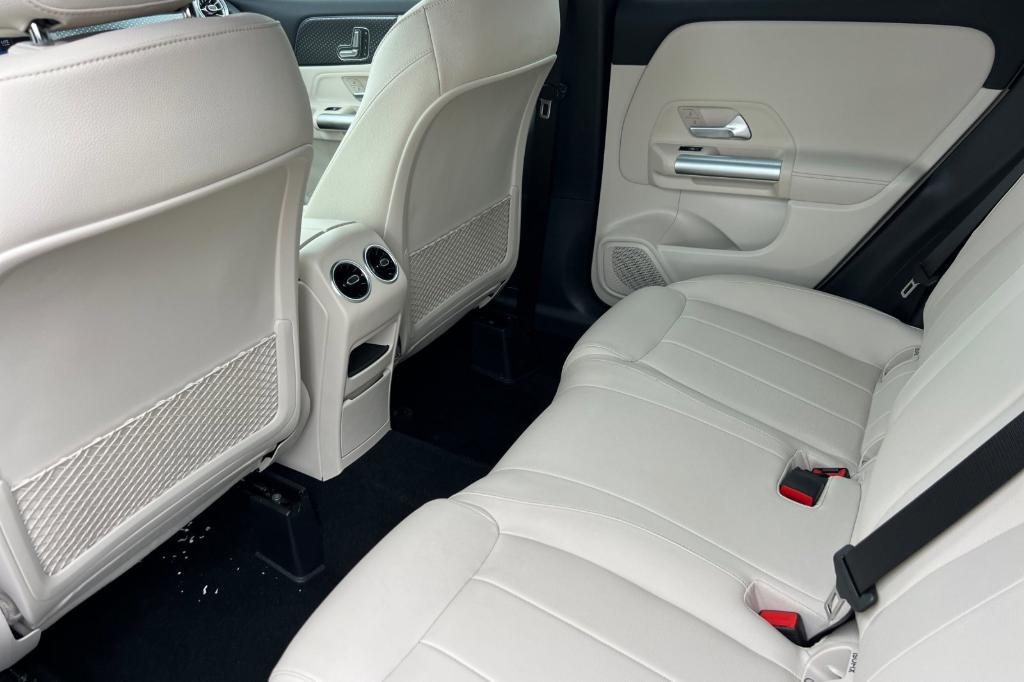 used 2025 Mercedes-Benz GLA 250 car, priced at $33,991