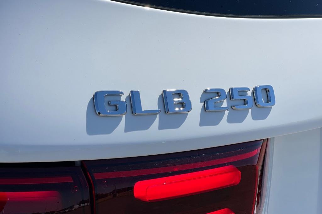 used 2025 Mercedes-Benz GLB 250 car, priced at $37,991