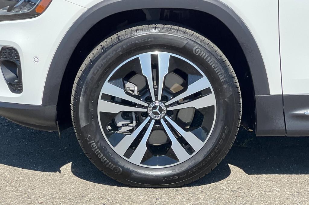 used 2025 Mercedes-Benz GLB 250 car, priced at $37,991