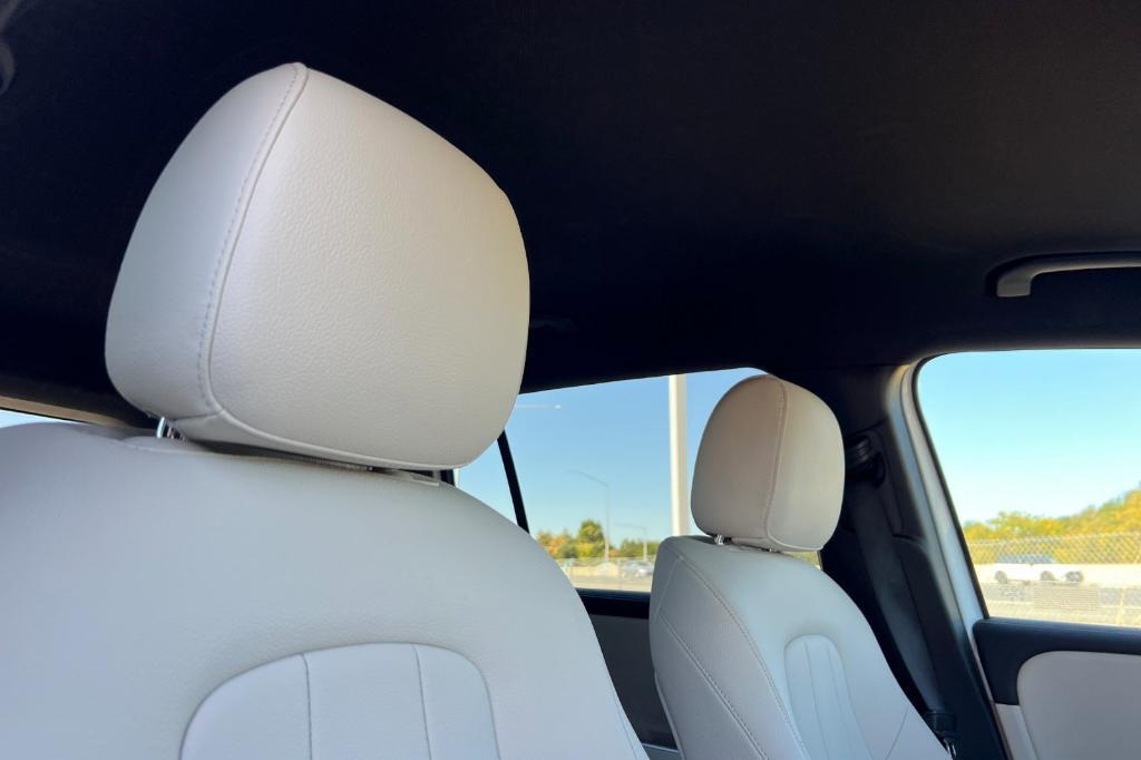 used 2025 Mercedes-Benz GLB 250 car, priced at $40,991