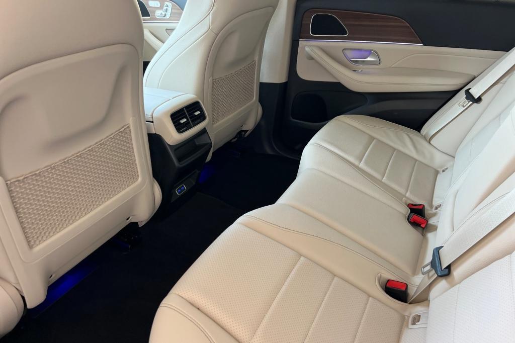 new 2025 Mercedes-Benz GLE 350 car, priced at $67,875