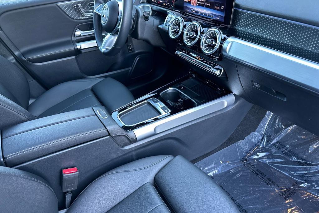 used 2025 Mercedes-Benz GLB 250 car, priced at $38,991