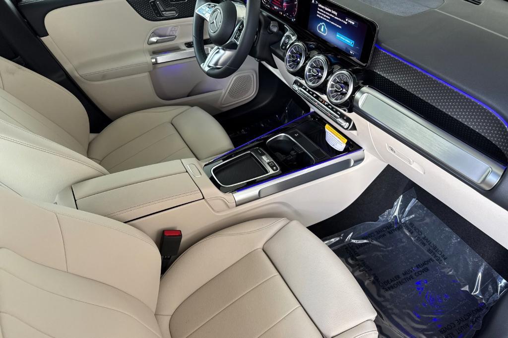 new 2025 Mercedes-Benz GLB 250 car, priced at $49,550