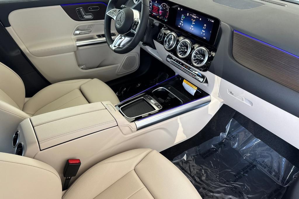 new 2026 Mercedes-Benz GLA 250 car, priced at $47,760