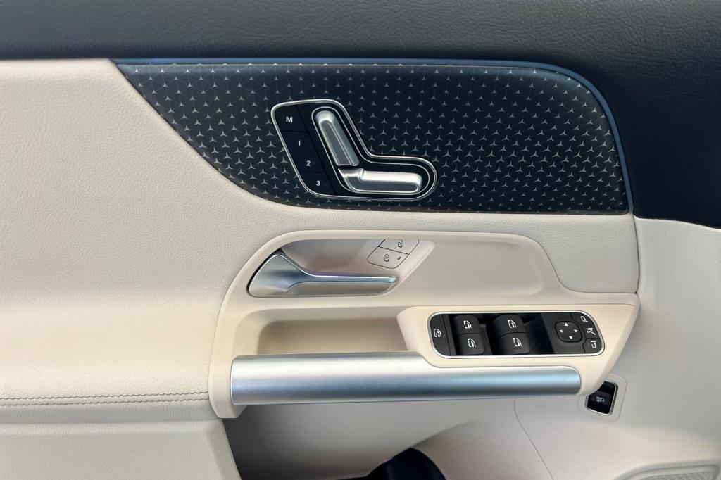 used 2025 Mercedes-Benz GLA 250 car, priced at $34,991