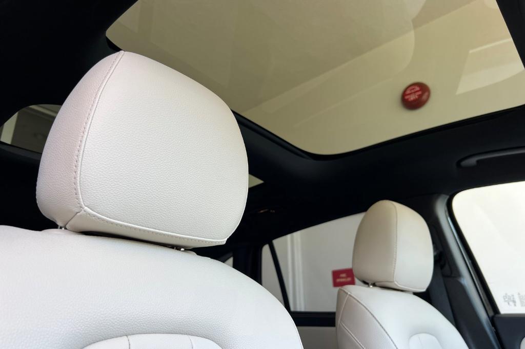 used 2025 Mercedes-Benz GLA 250 car, priced at $34,991
