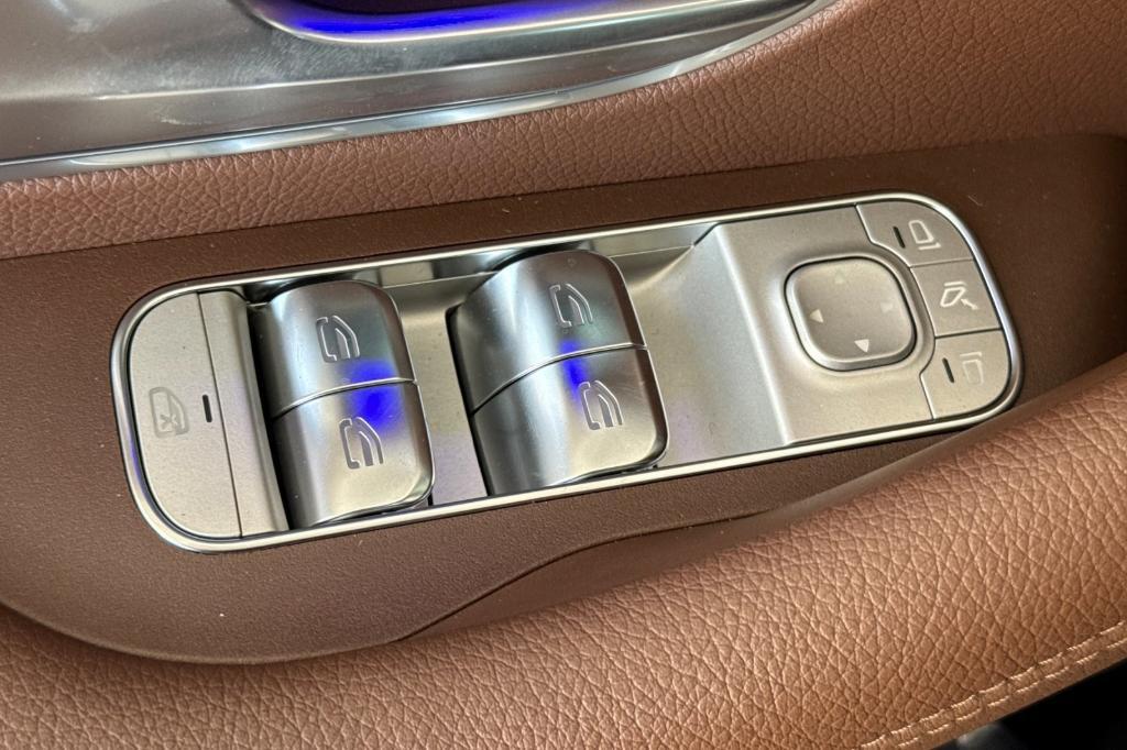 new 2025 Mercedes-Benz GLS 450 car, priced at $98,000