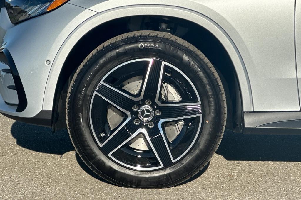 new 2026 Mercedes-Benz GLC 300 car, priced at $58,985