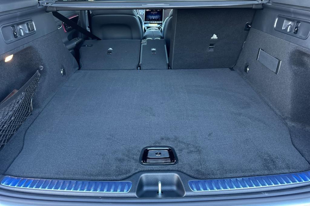 new 2026 Mercedes-Benz GLC 300 car, priced at $58,985