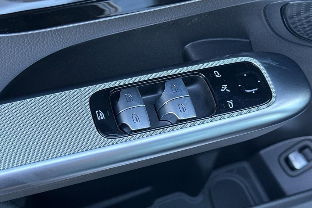 new 2026 Mercedes-Benz GLC 300 car, priced at $58,985